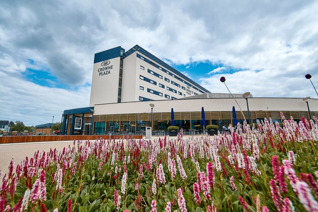 Caprice Restaurant at Crowne Plaza Reading East - image 1