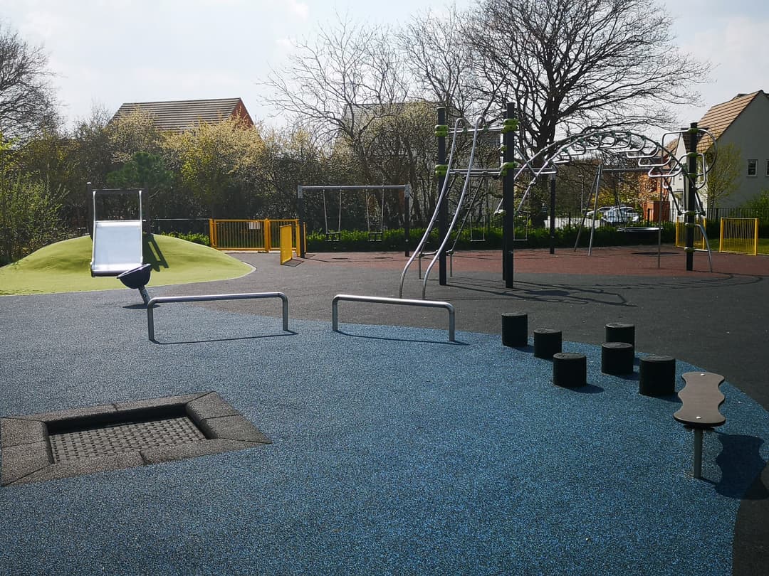 Montague Park Playground - image 1